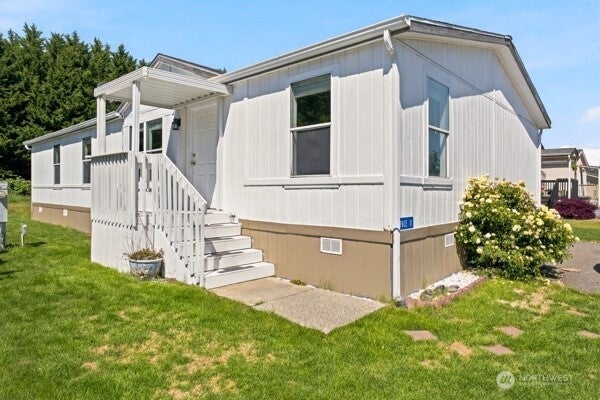19920 67th Avenue NE 11 — photo