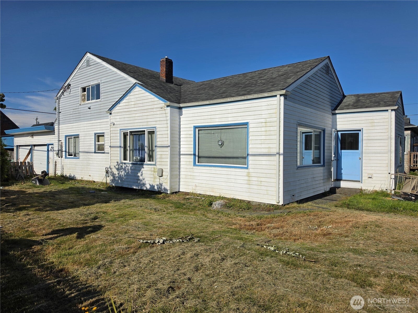 1518 W 1st Street — photo