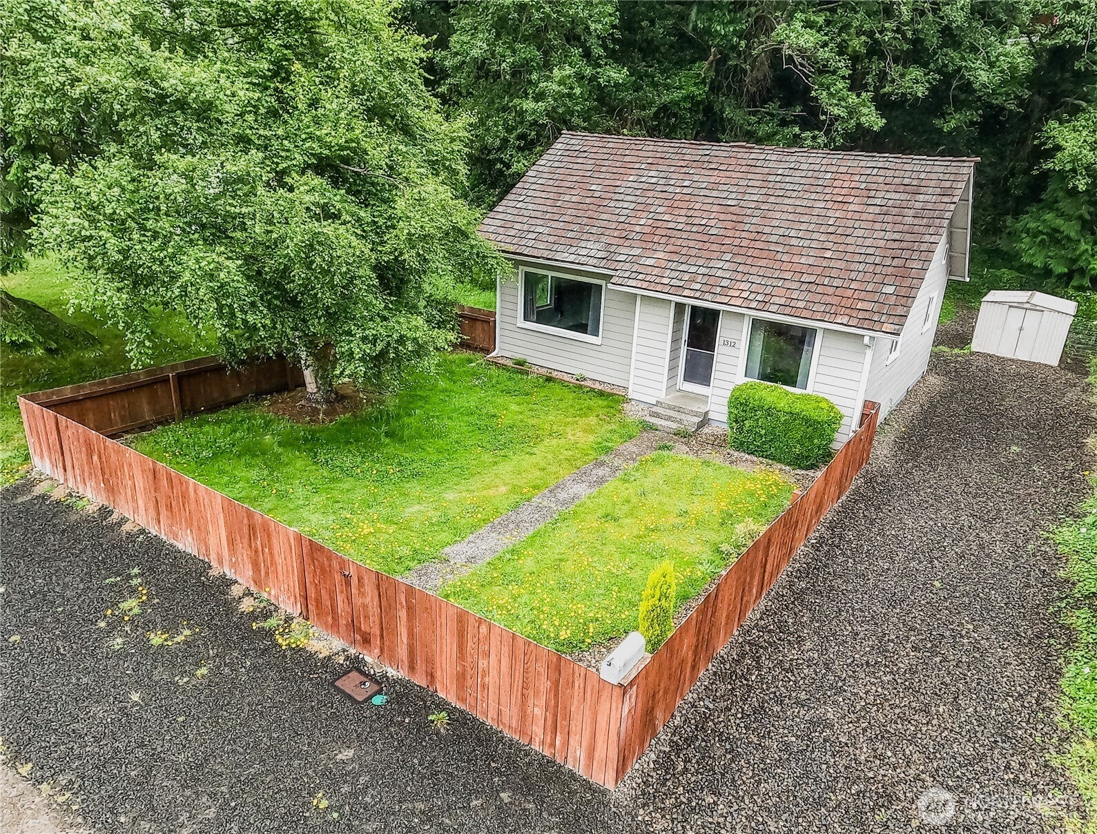 1312 E Summit Street — photo