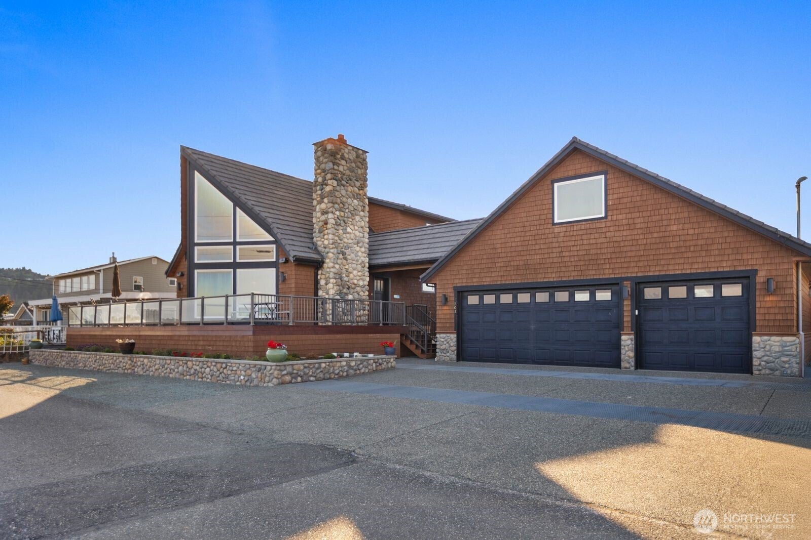 301 Driftwood Shores Road — photo