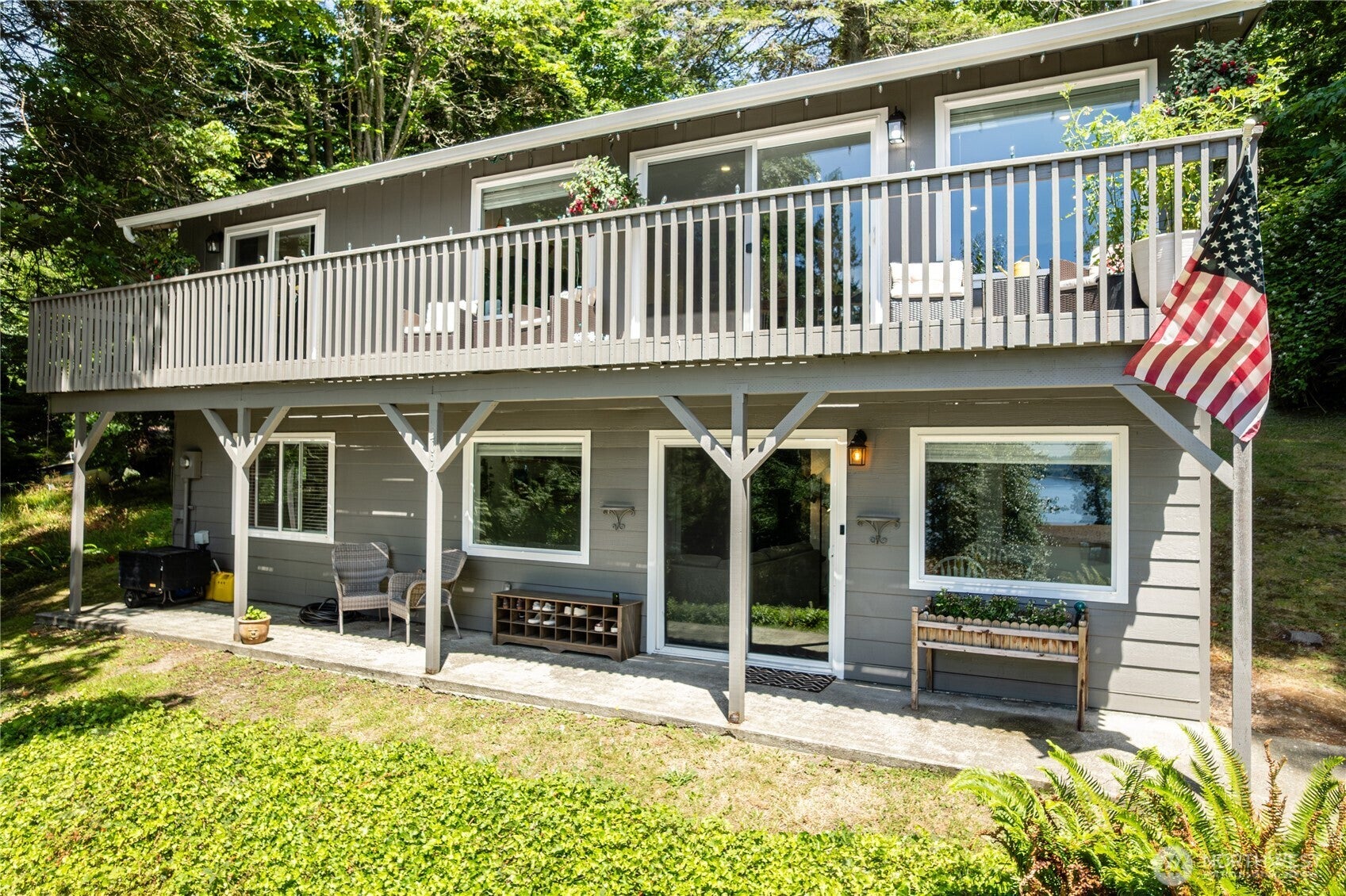 2097 Gull Way — photo