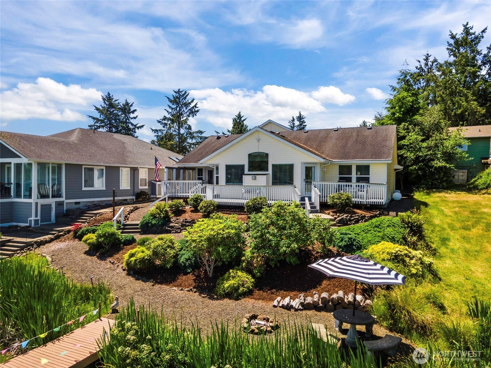 772 Falls of Clyde Loop SE — photo