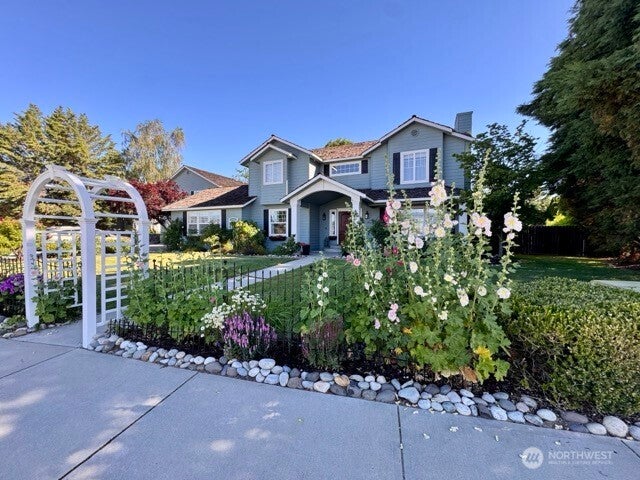 2453 Grand Avenue — photo