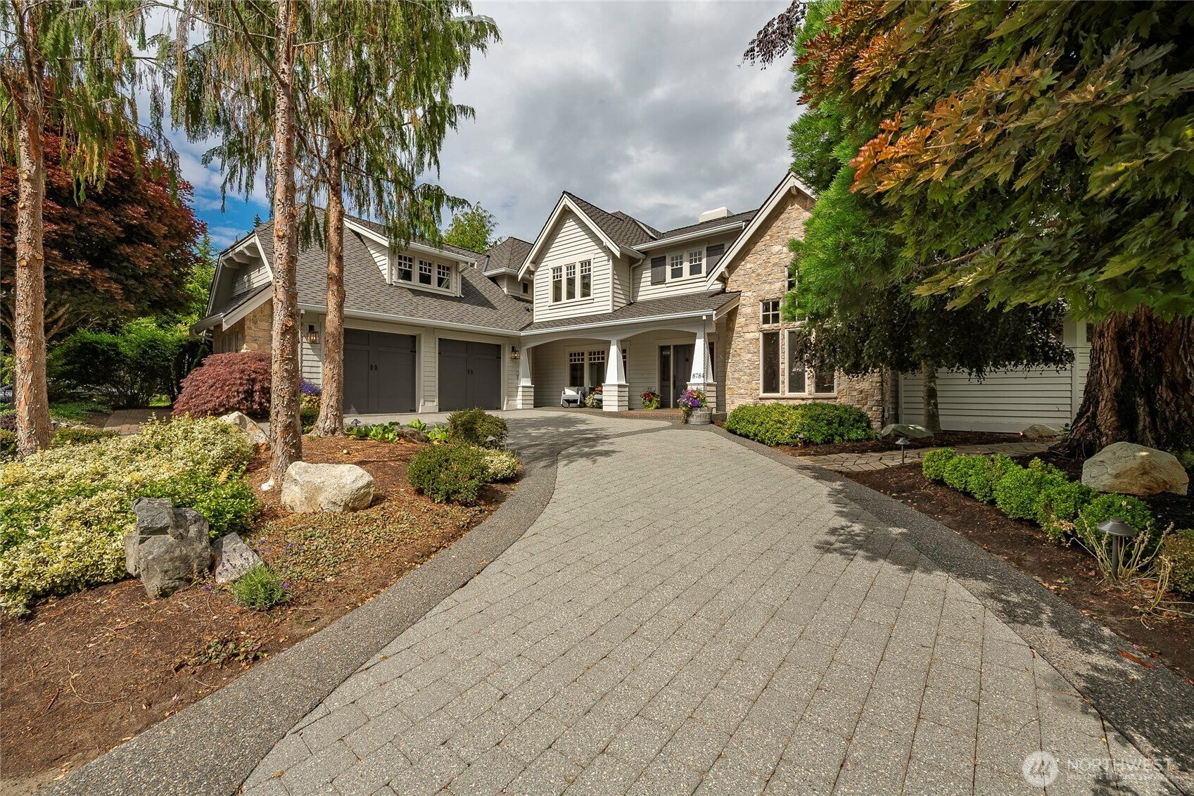 8784 Goshawk Road — photo