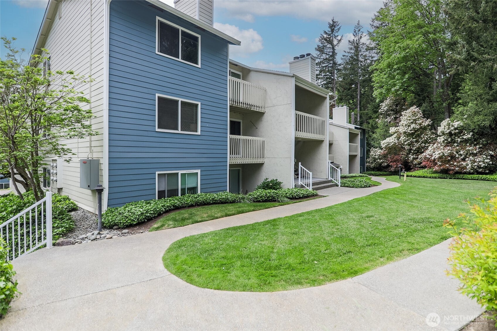 9494 Redmond Woodinville Road NE B208 — photo