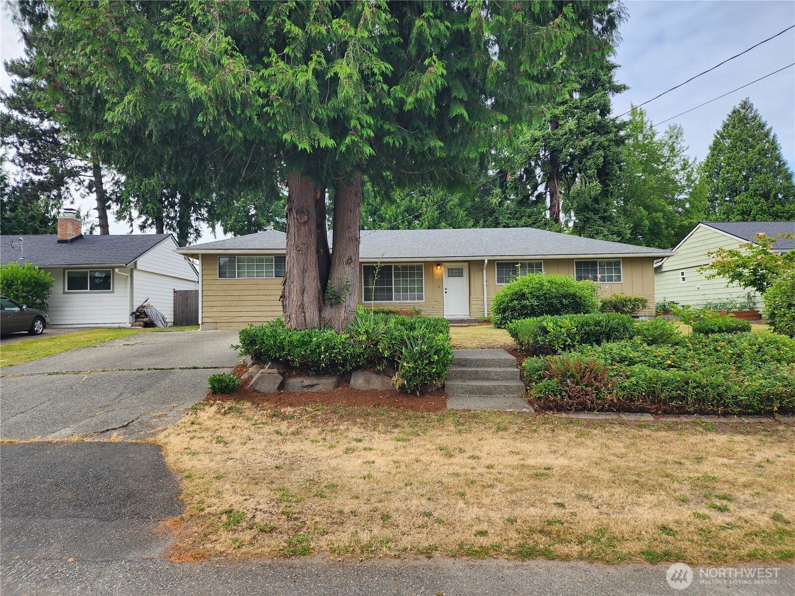 8810 NE 187th Street — photo