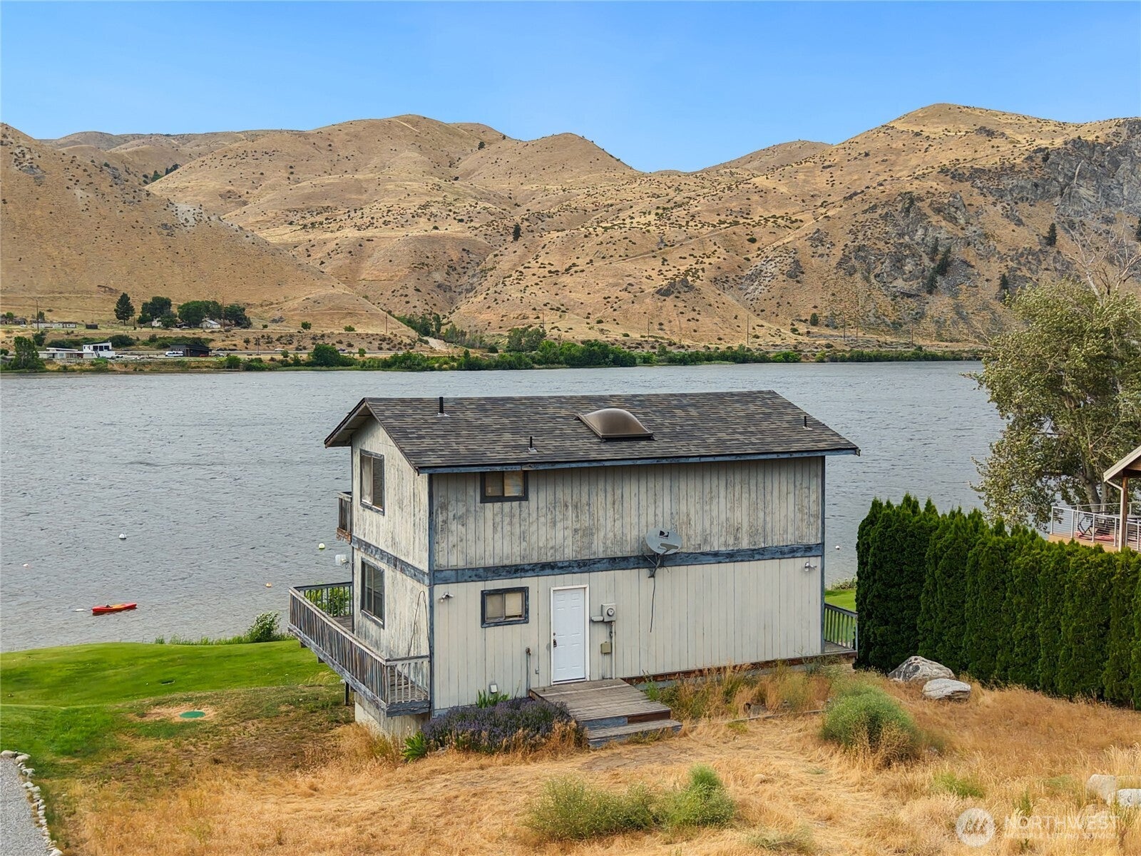 513 Riverview Drive — photo