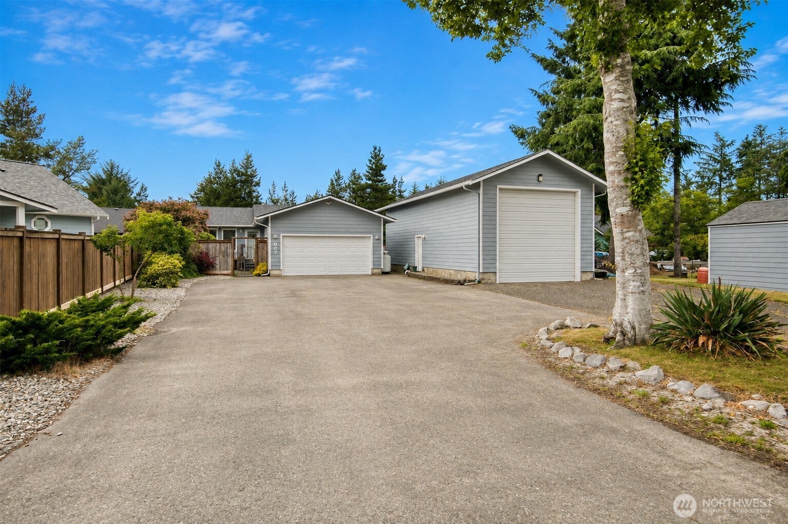 602 Huckleberry Court SE — photo