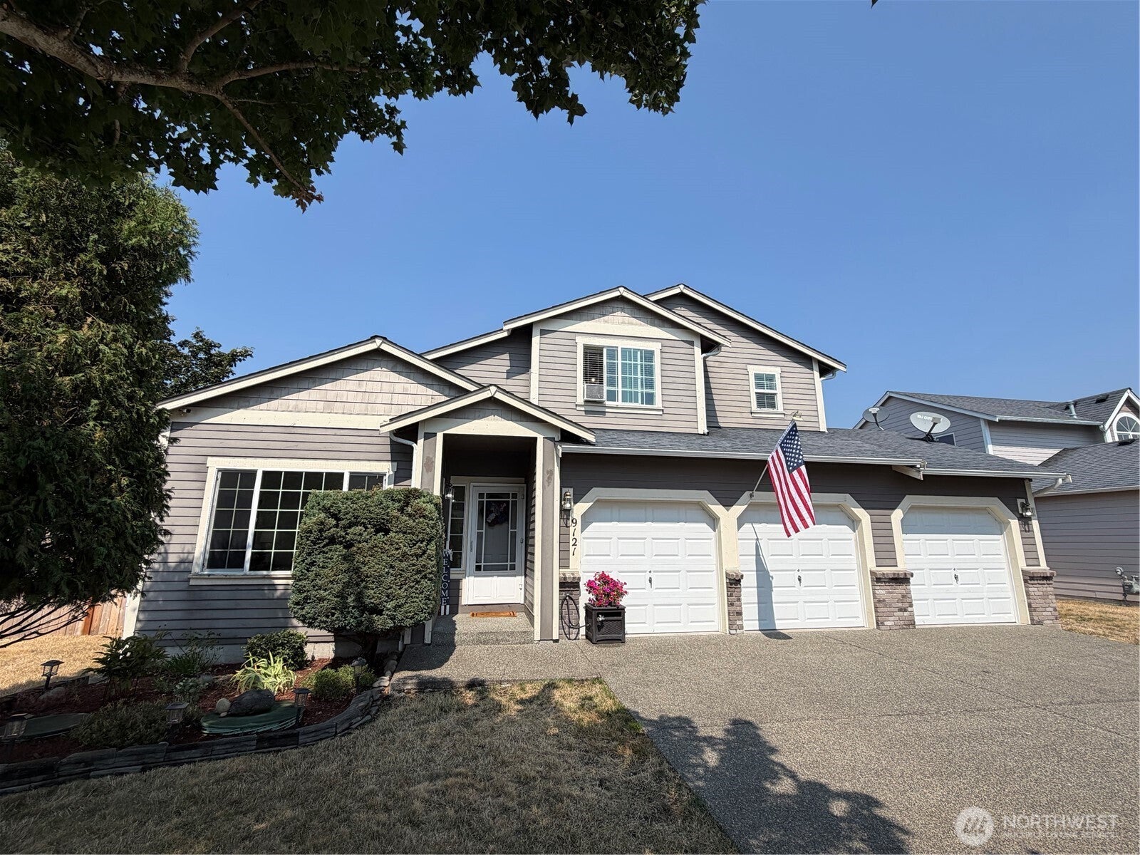 9121 Paradise View Street SE — photo