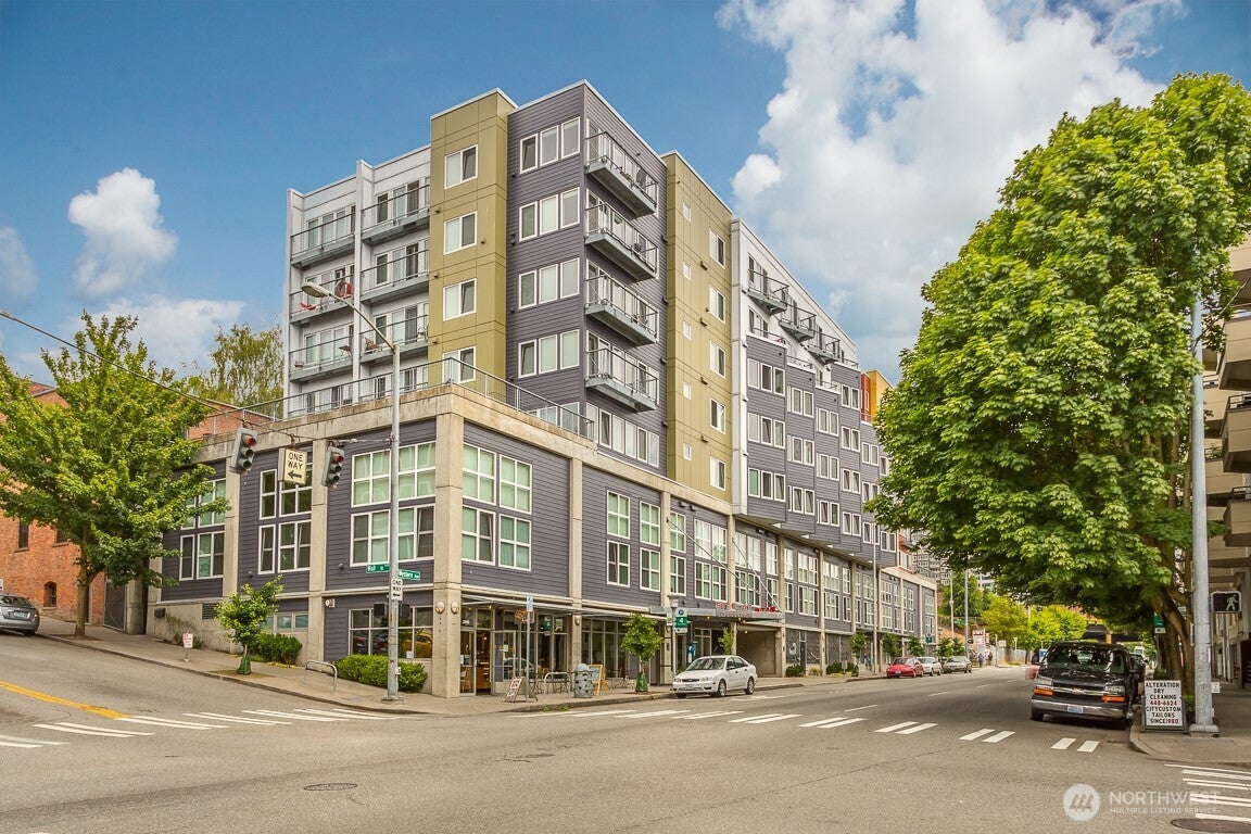 2440 Western Avenue 517 — photo