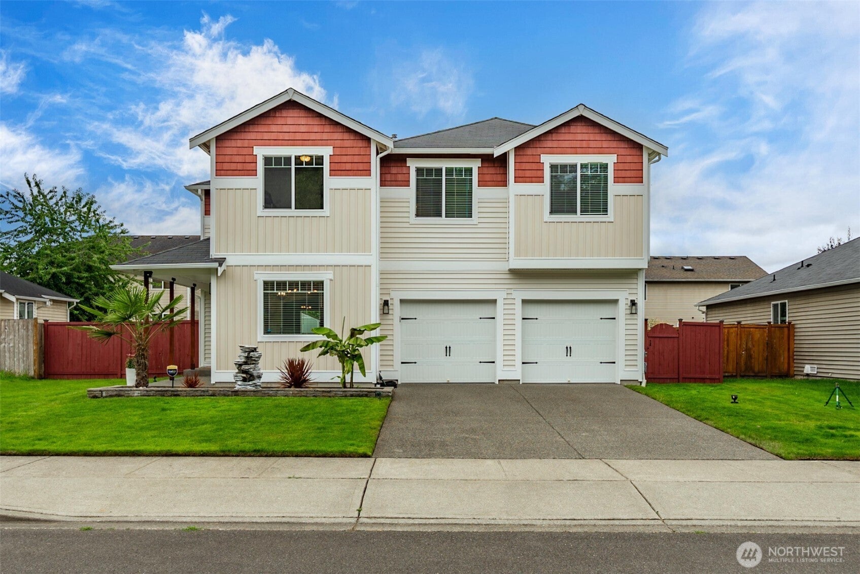 1313 Daffodil Avenue NE — photo