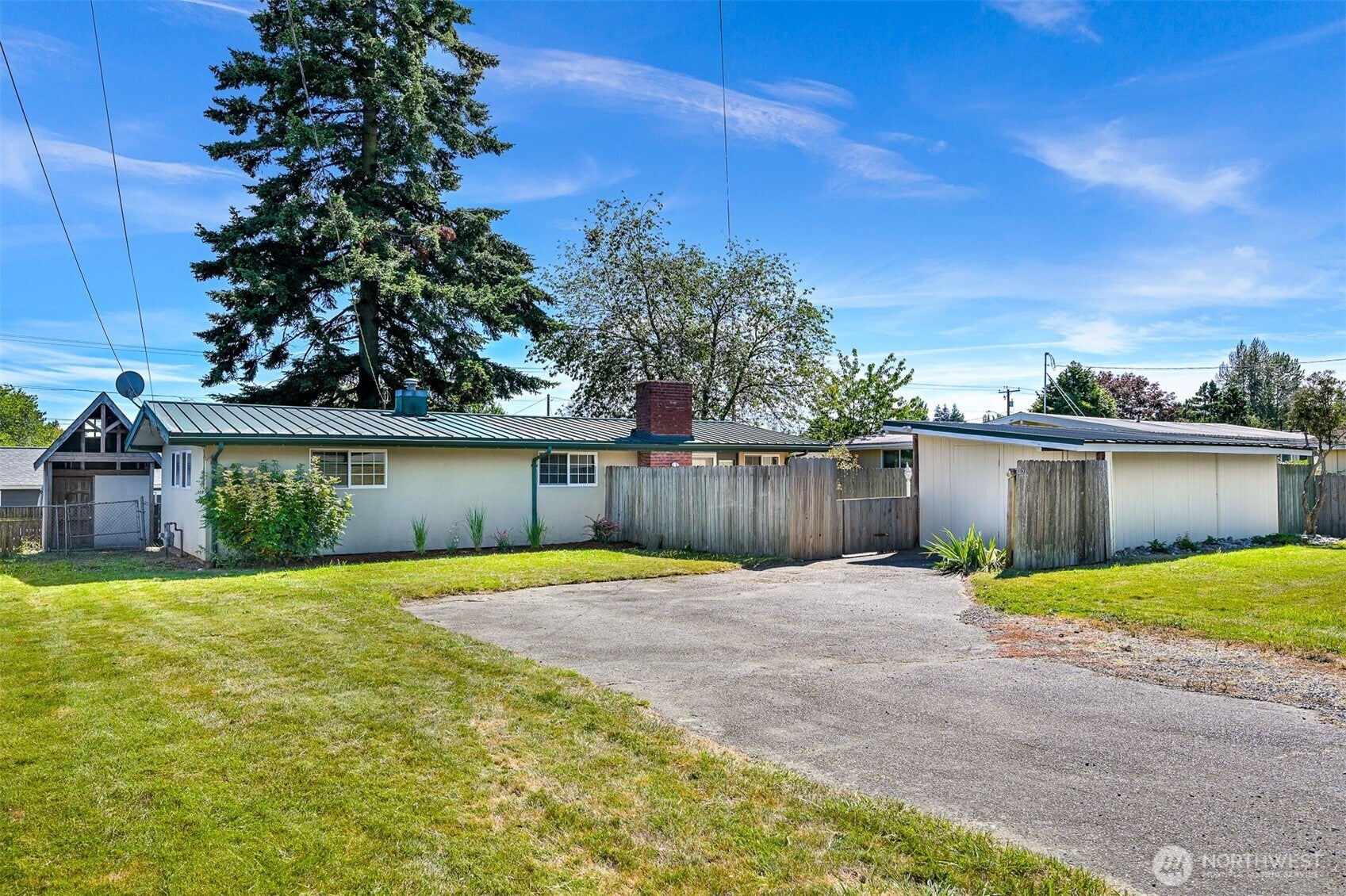 2267 Hawthorne Street — photo