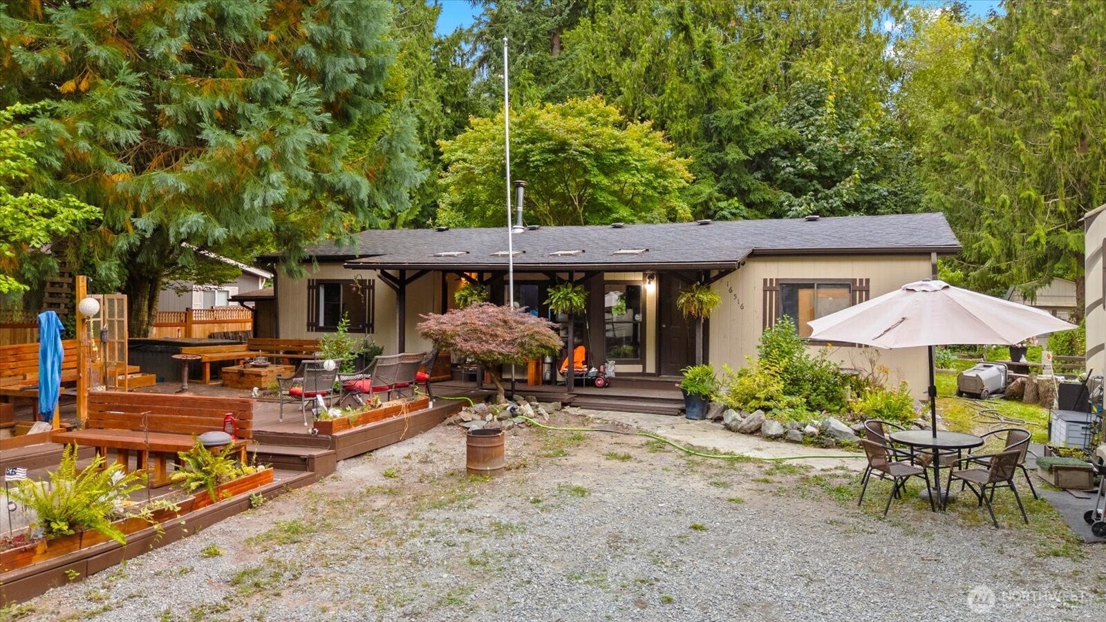 16516 W Lake Goodwin Road — photo