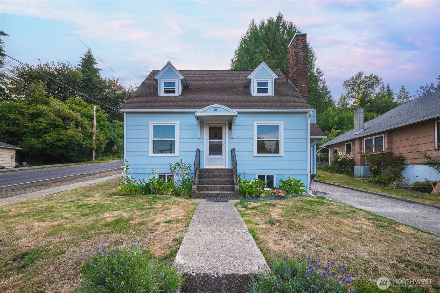 301 NW Benton Avenue — photo