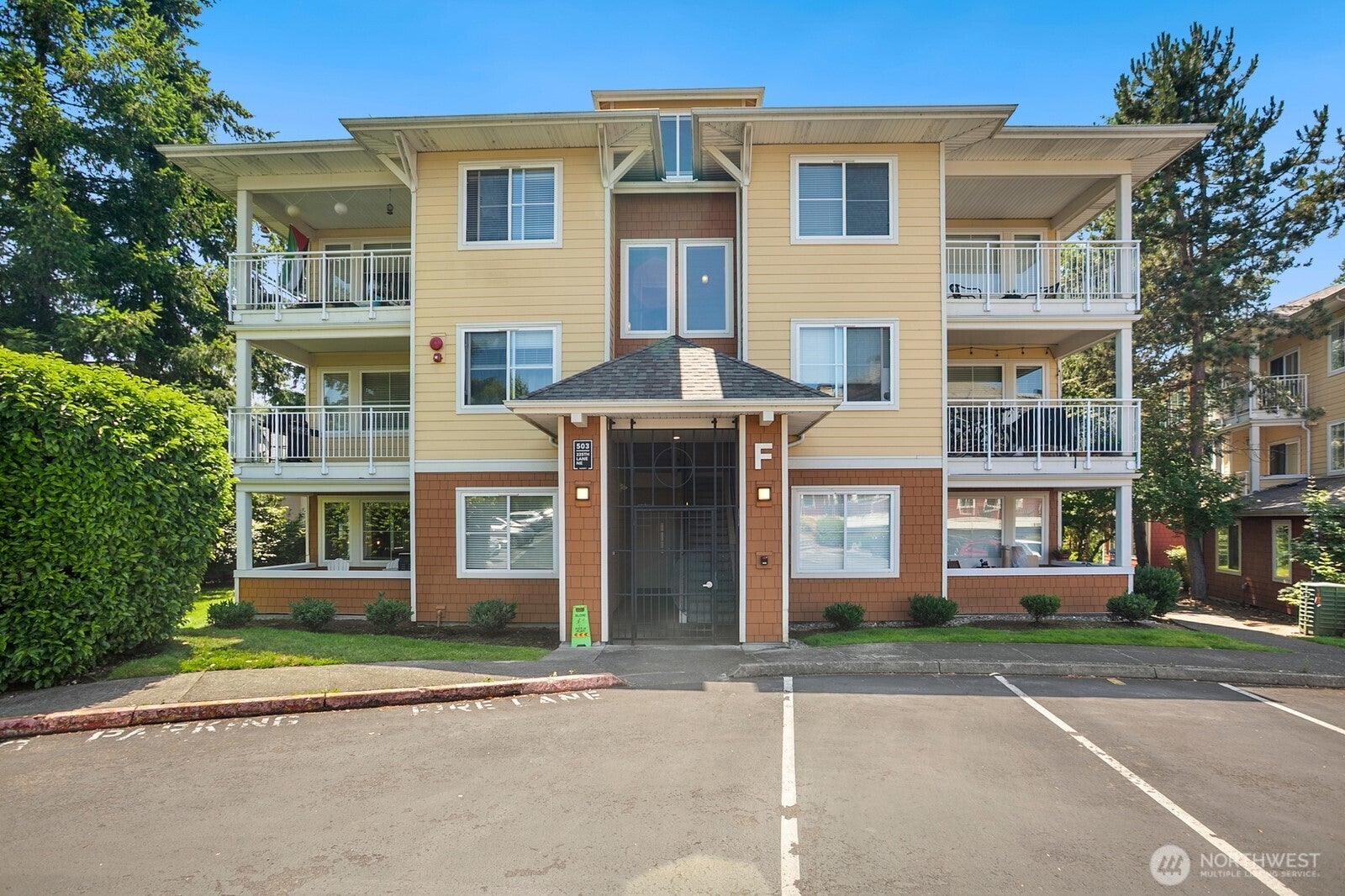 503 225th Lane NE F105 — photo