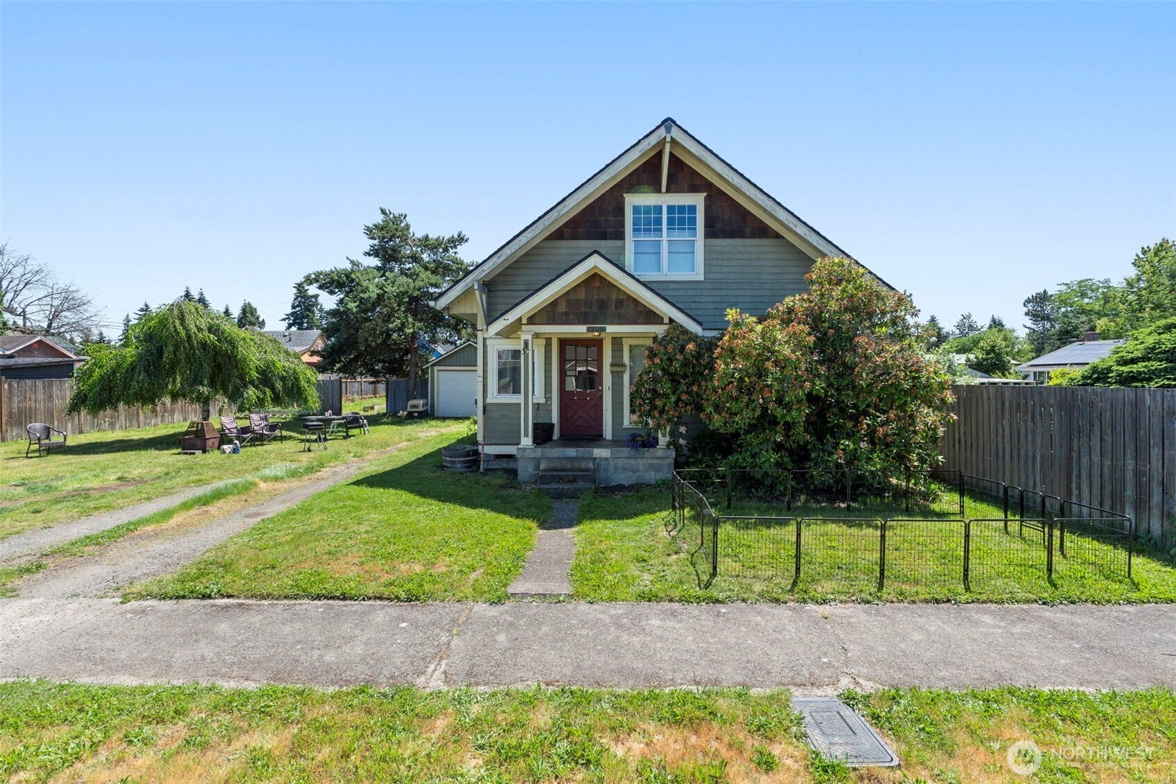1208 W Pear Street — photo