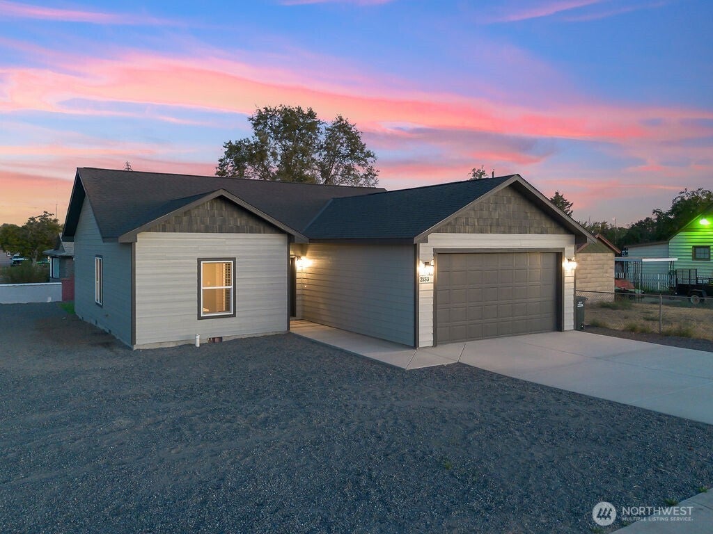 2133 W Peninsula Drive — photo