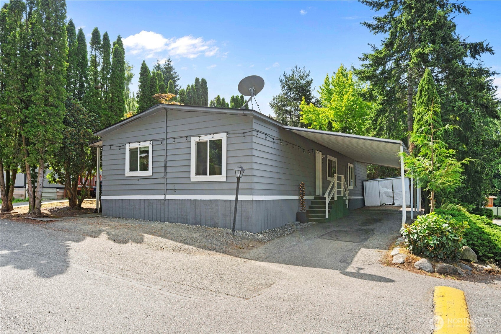 7701 Hardeson Road 100 — photo