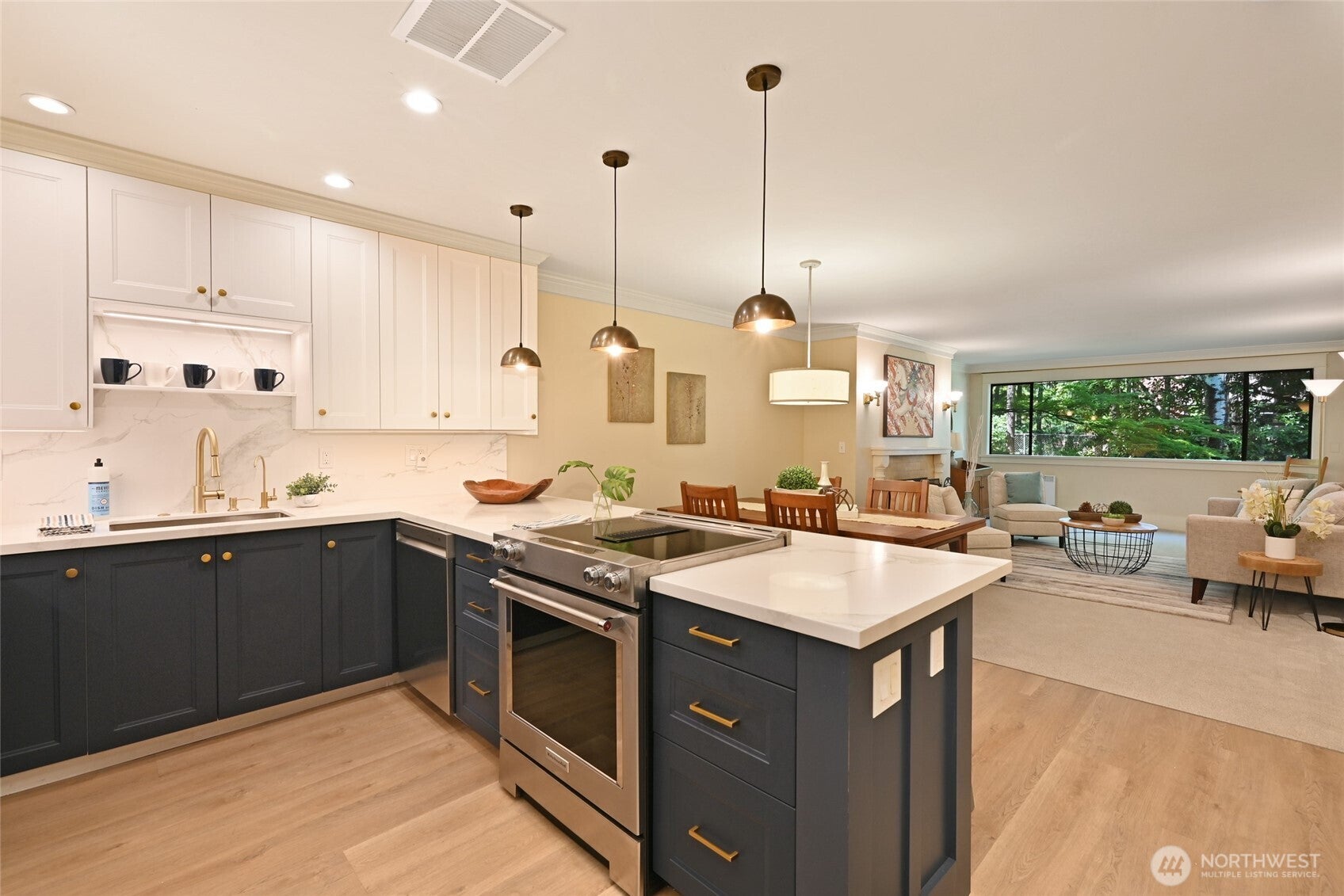 5858 NE Parkpoint Drive F-203 — photo