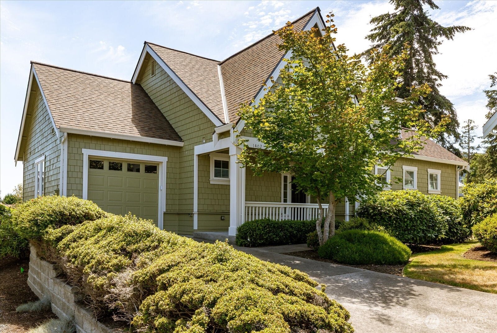 1402 Starview Court — photo