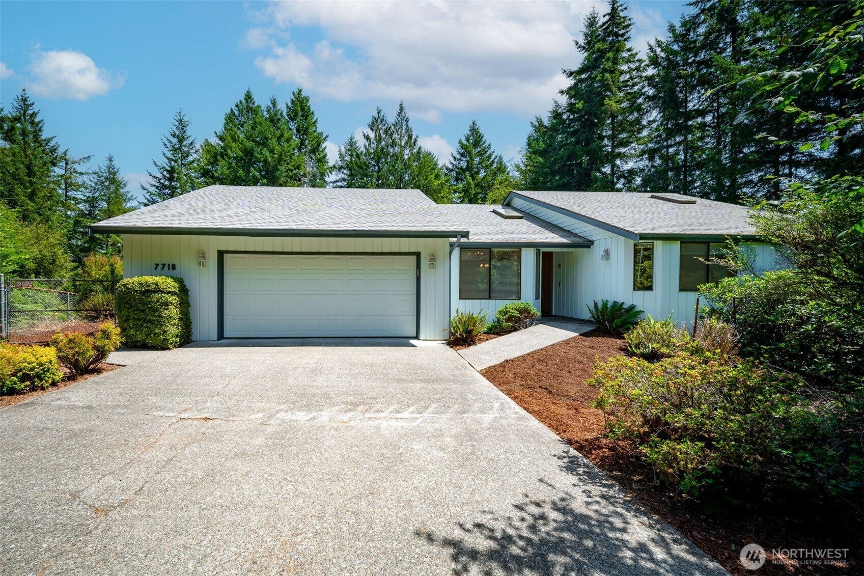 7718 Fairview Road SW — photo