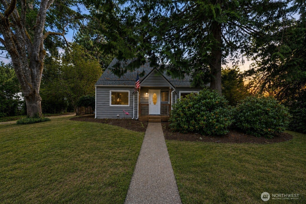 8123 Veterans Drive SW — photo