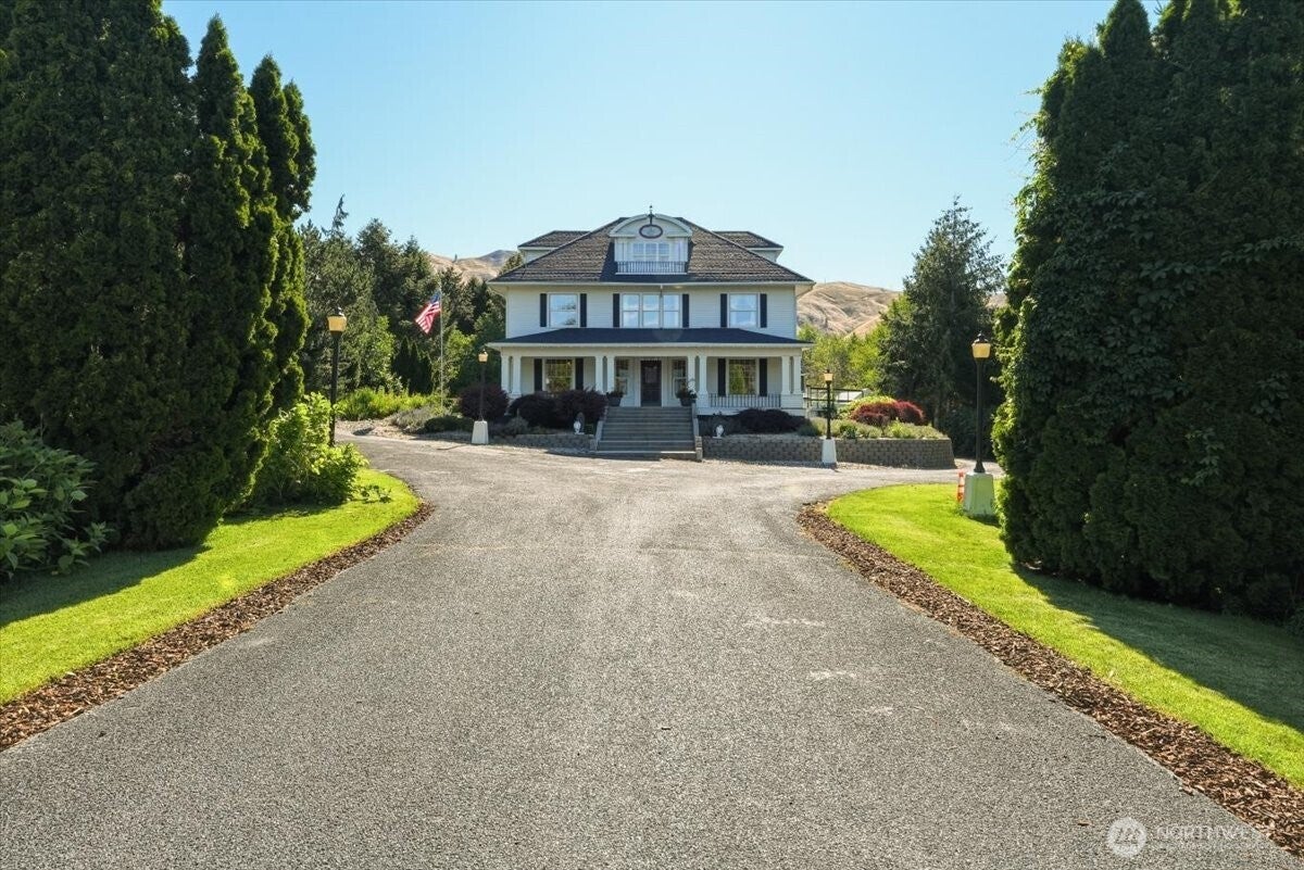 5397 Hughes Road — photo