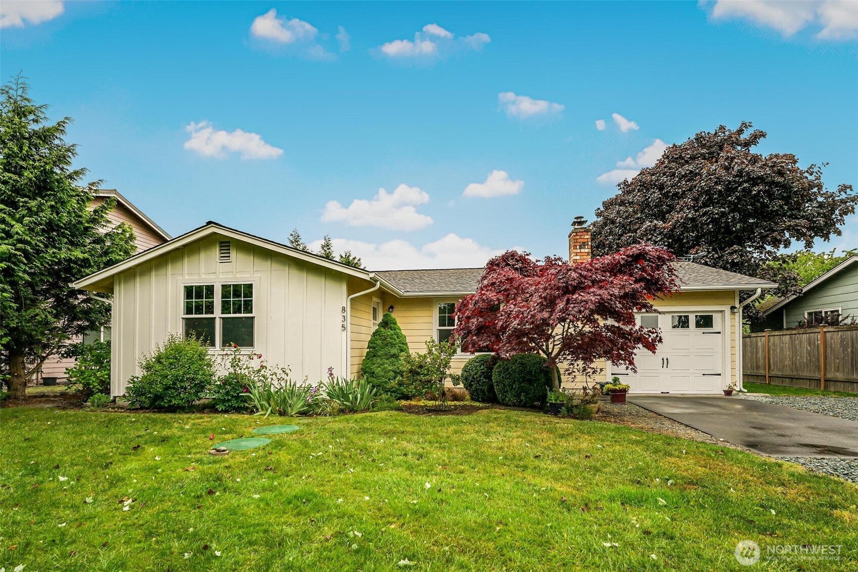 835 Livingston Bay Shore Drive — photo