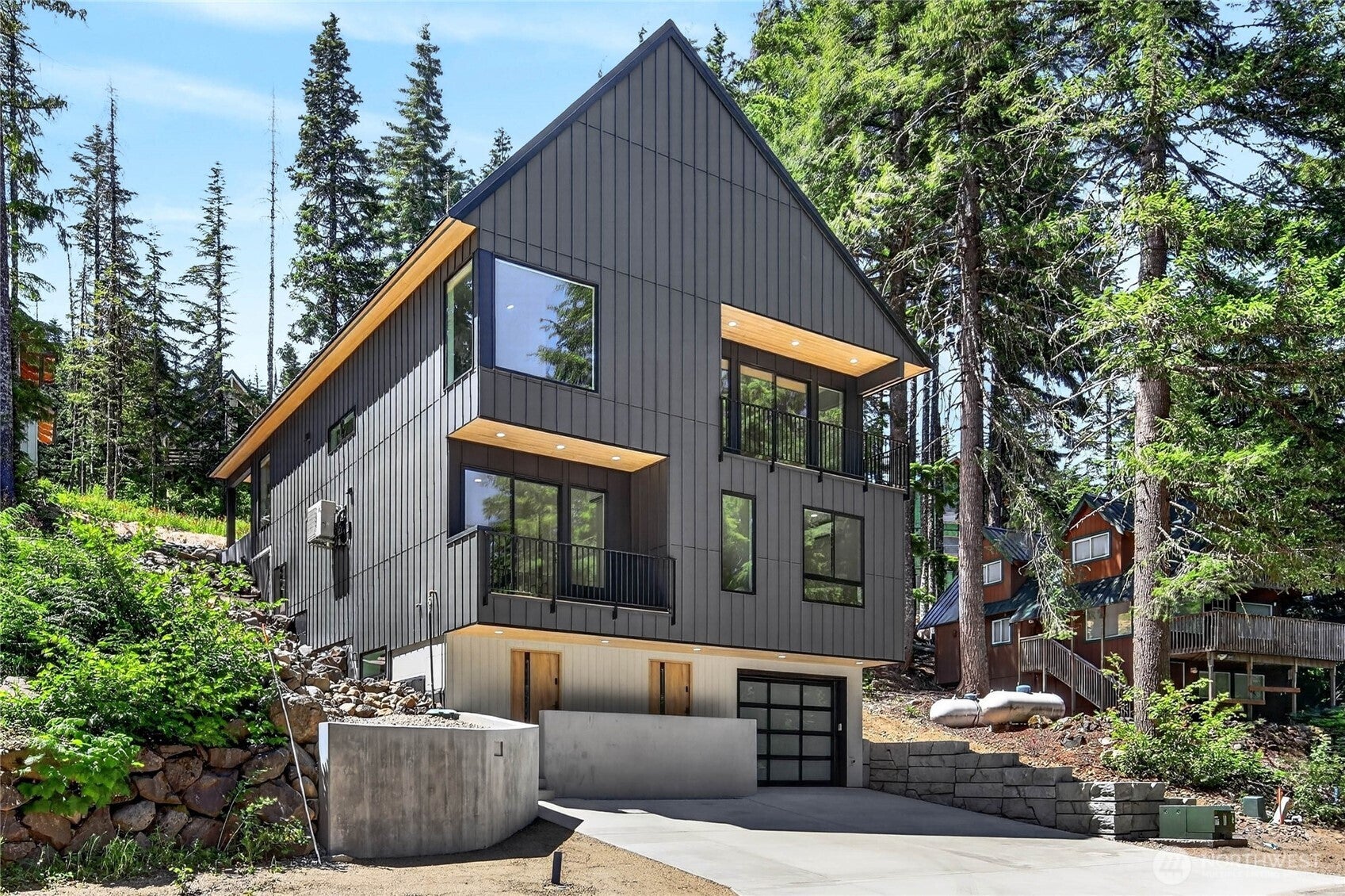 851 Snoqualmie Drive — photo