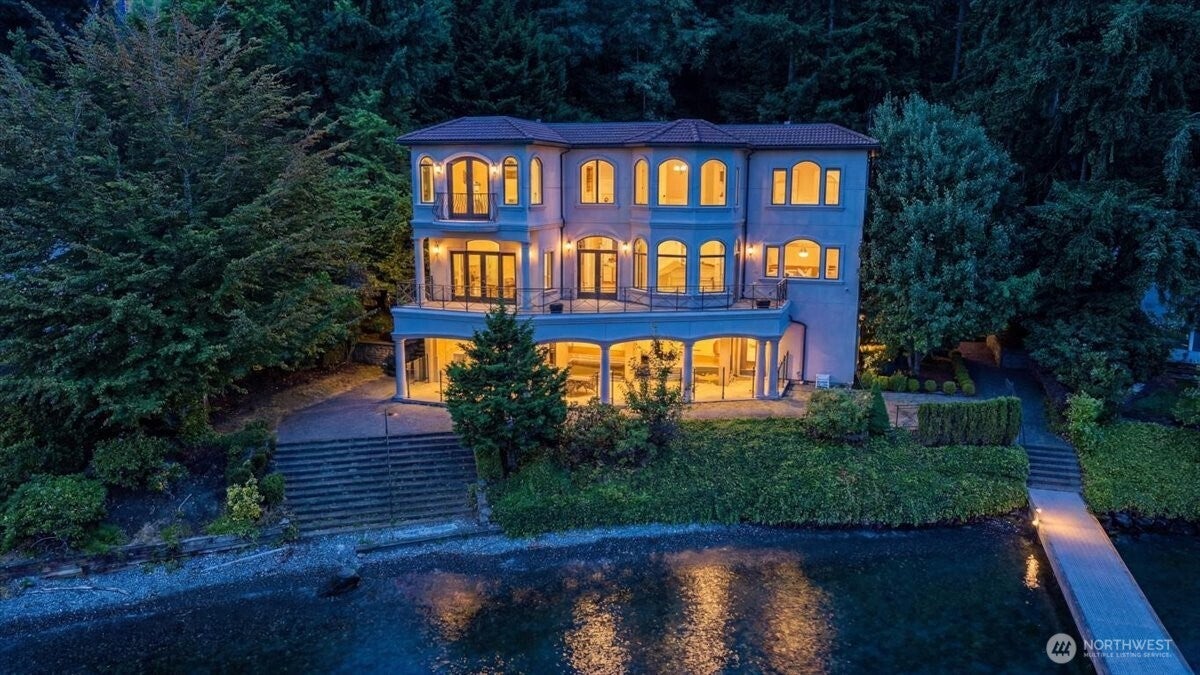 1465 Evergreen Point Road — photo
