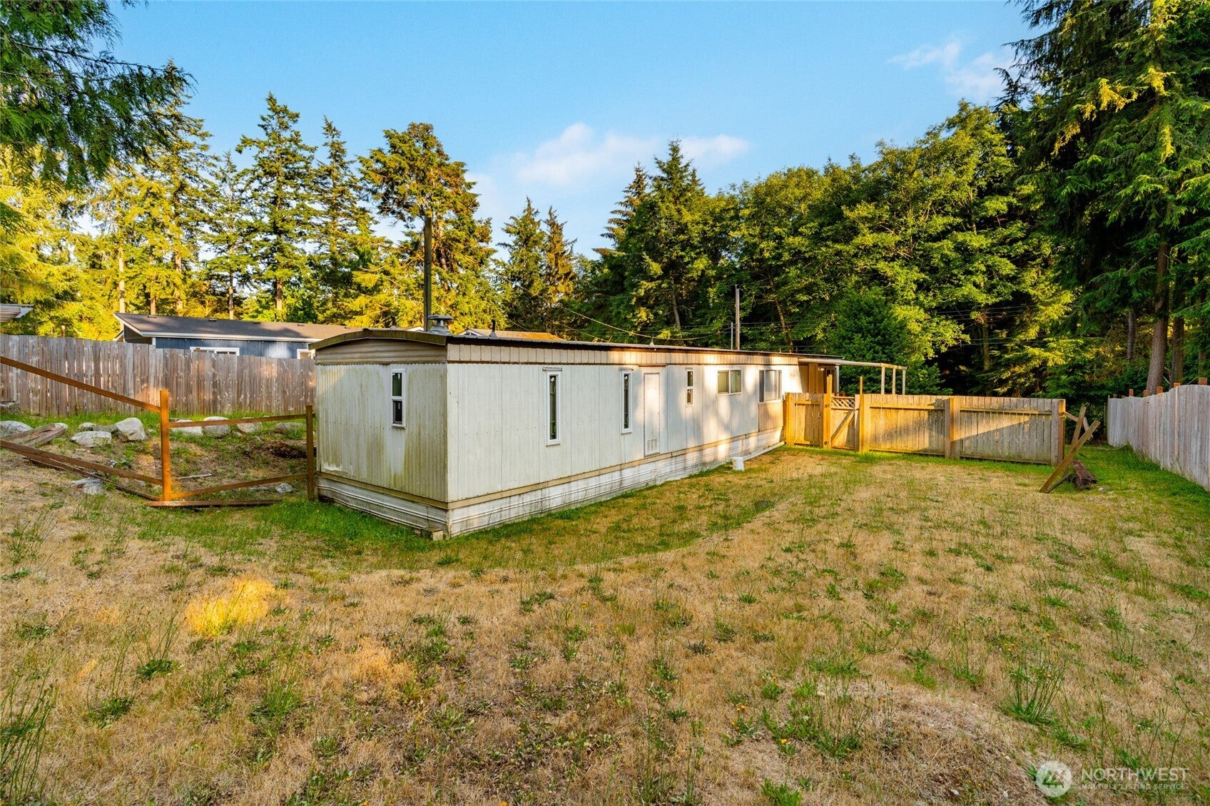 590 Ocean View Drive — photo