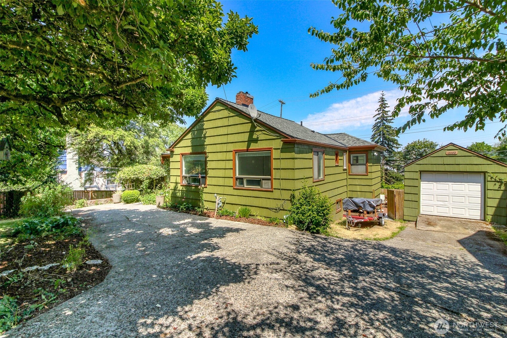 10082 Des Moines Memorial Drive S — photo