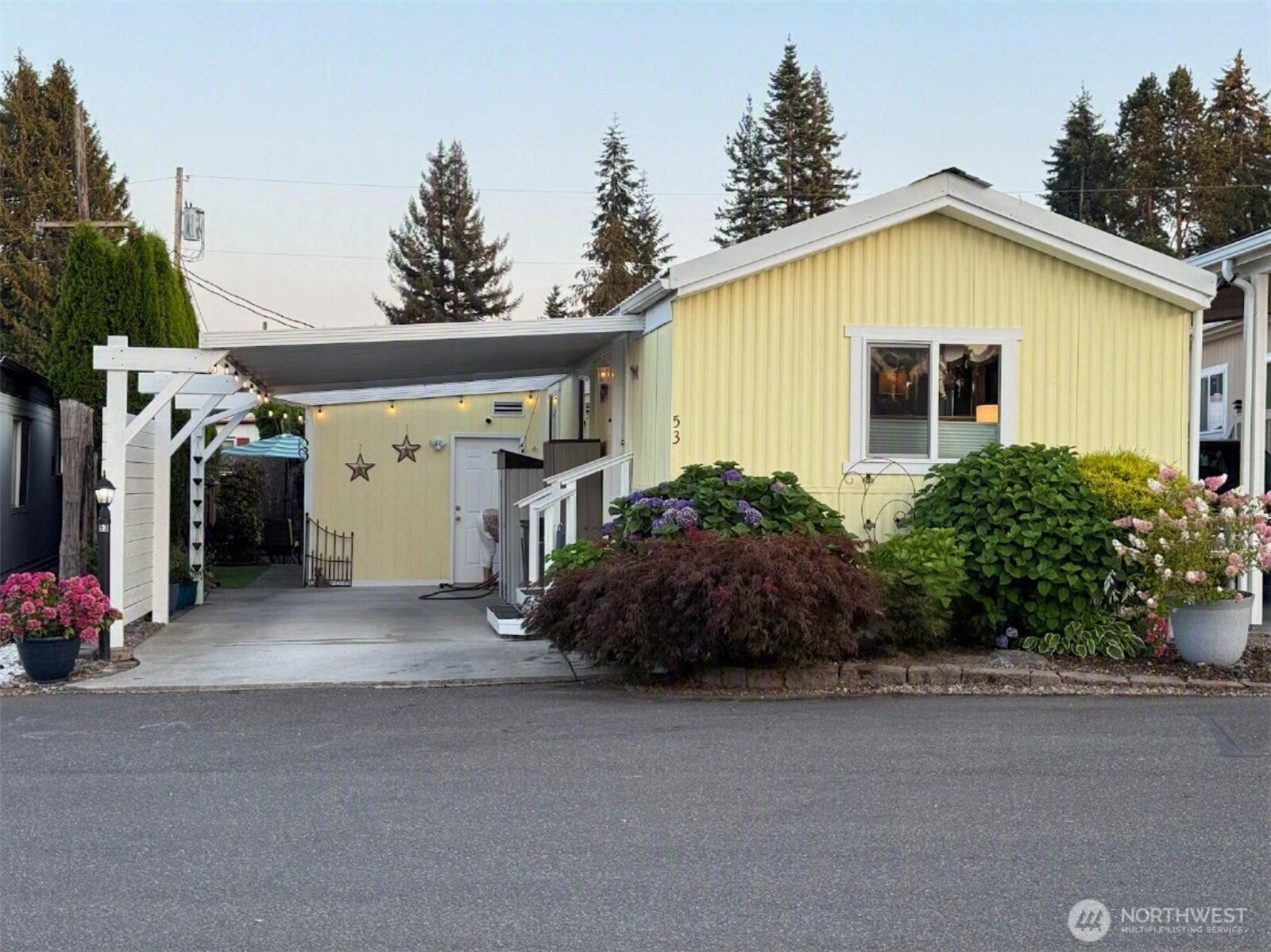 18501 52nd Avenue W 53 — photo