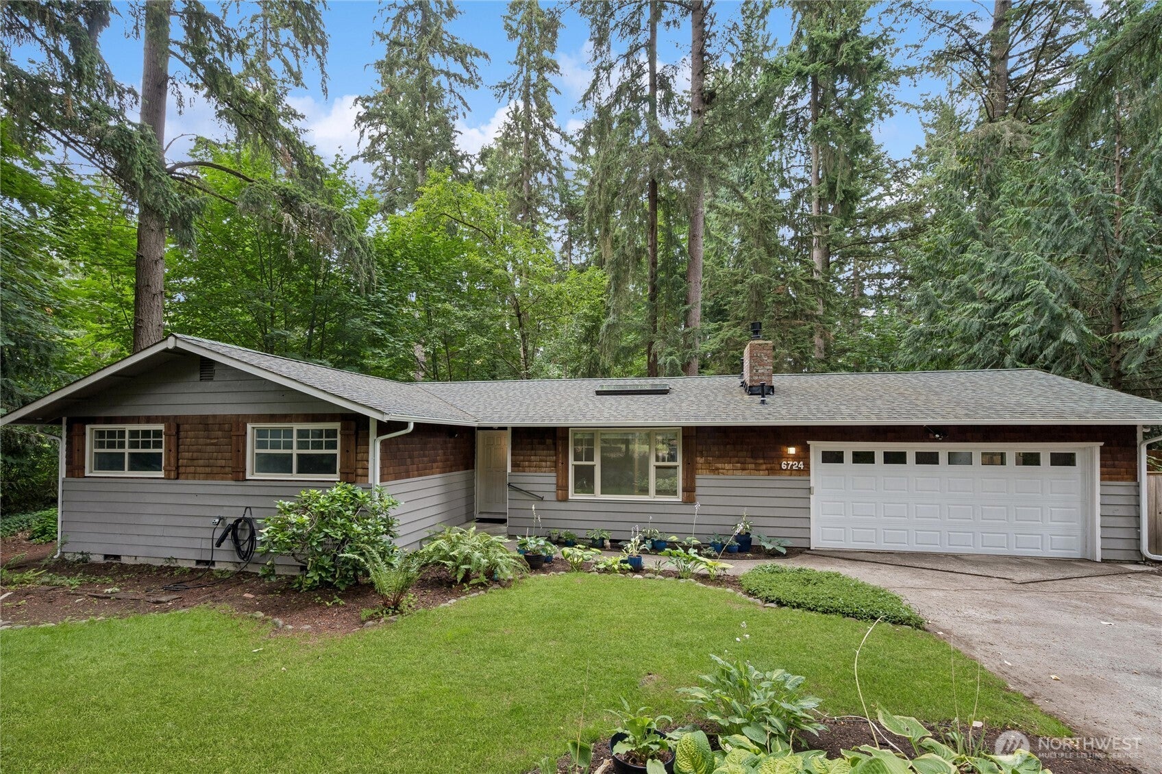 6724 Alder Glen Drive SE — photo