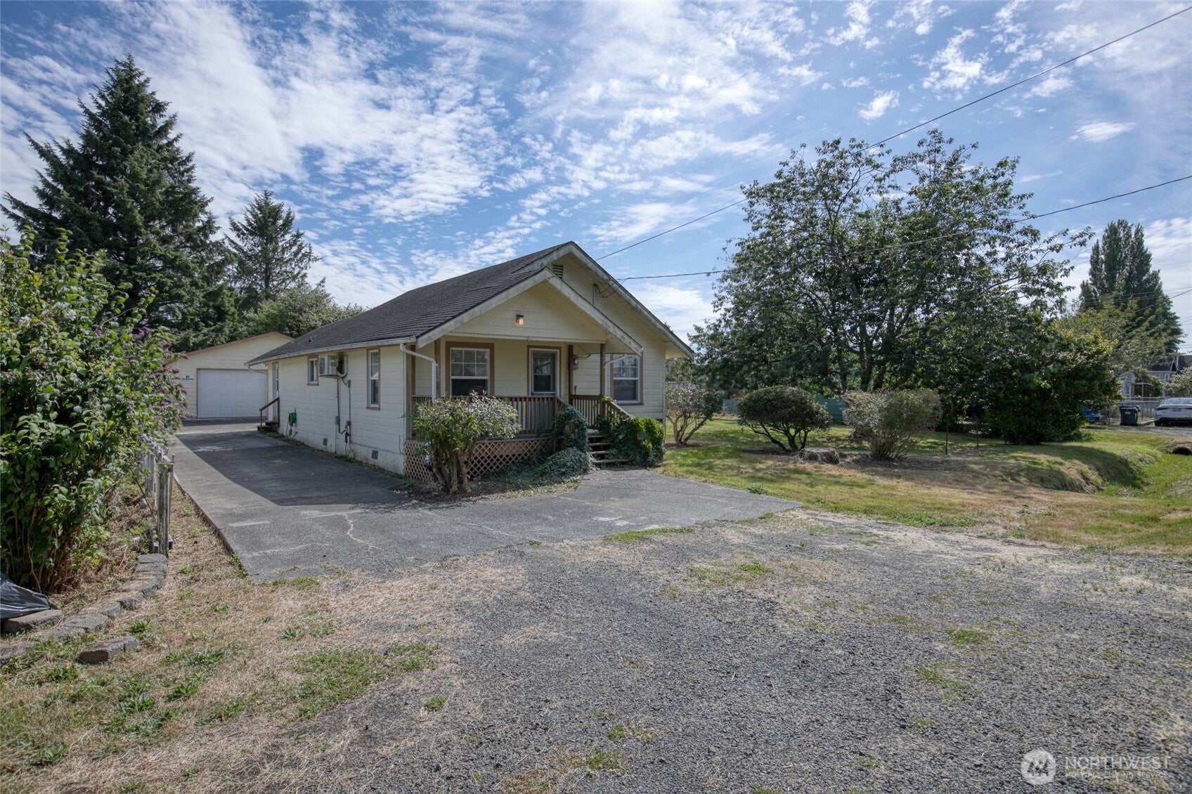 1021 W Stockwell Street — photo