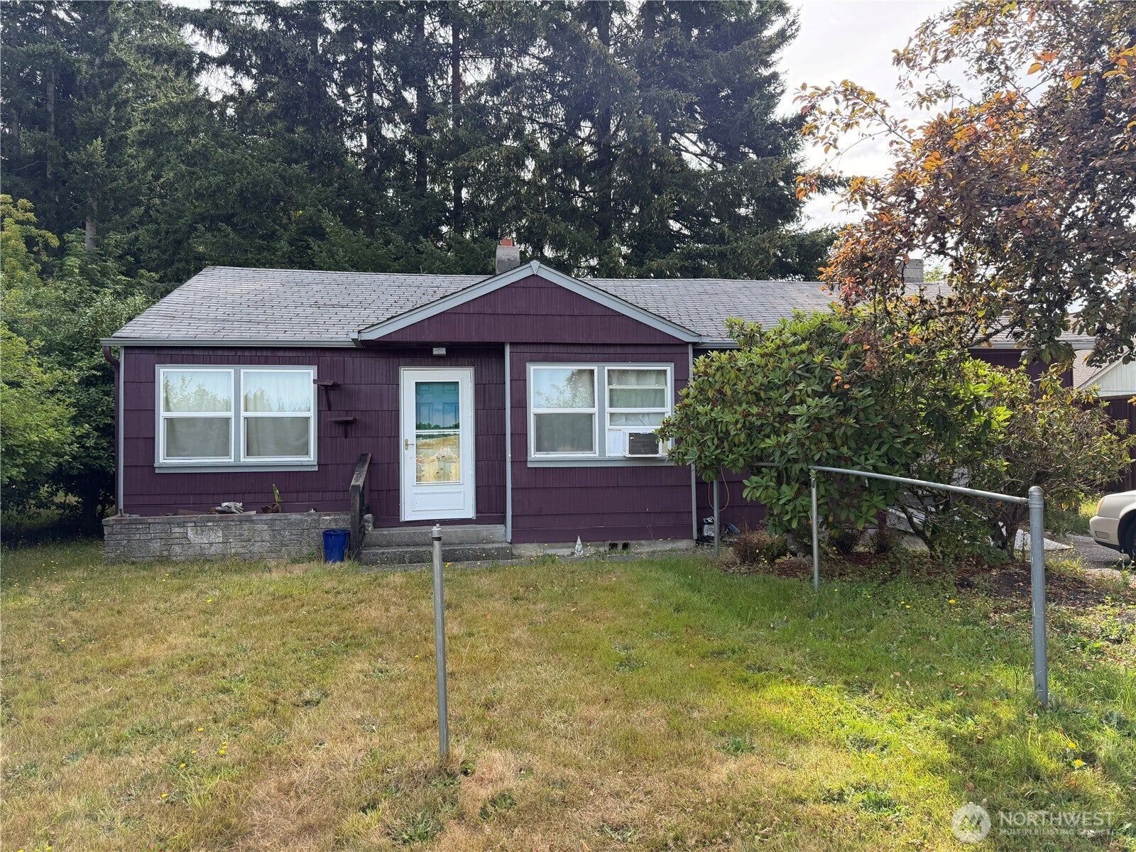 2304 Lister Road NE — photo