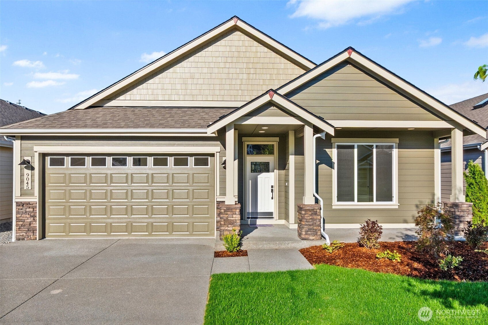 9045 Wyatt Loop SE — photo