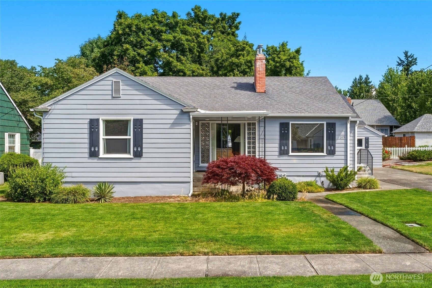315 E Maple Street — photo