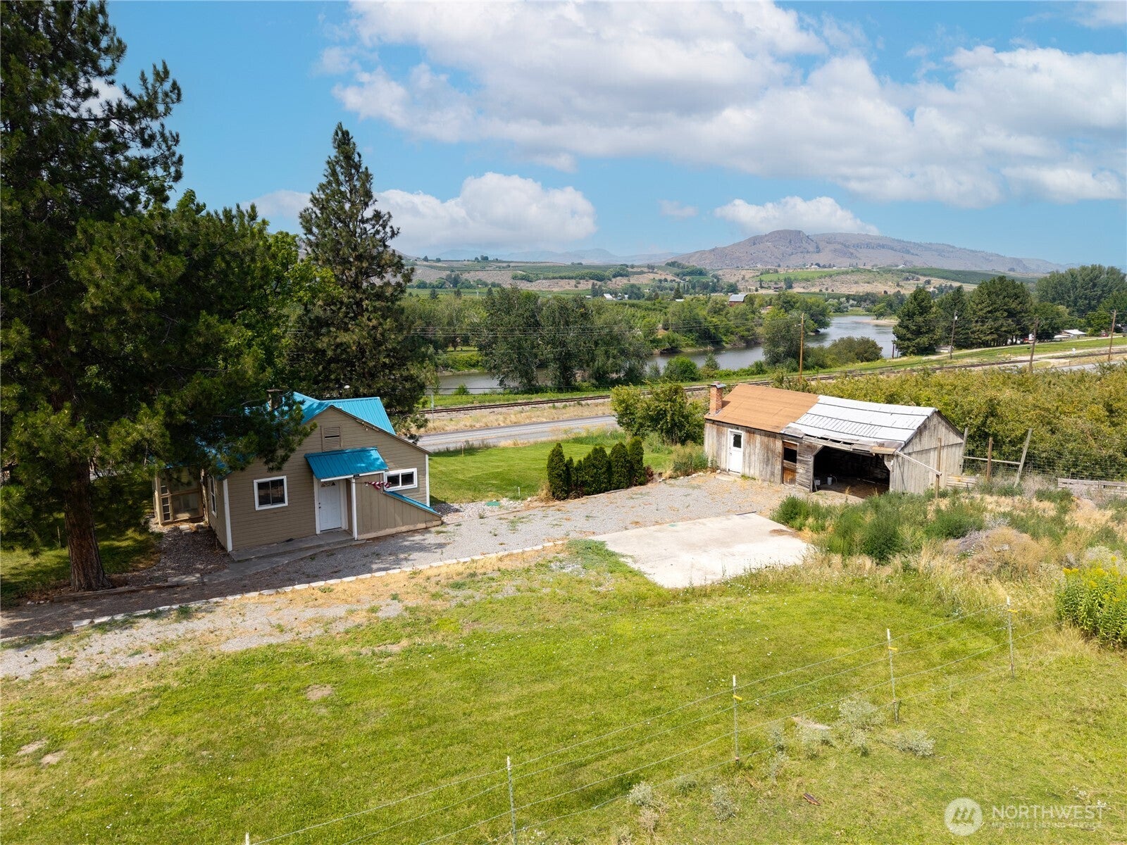31952 Highway 97 — photo