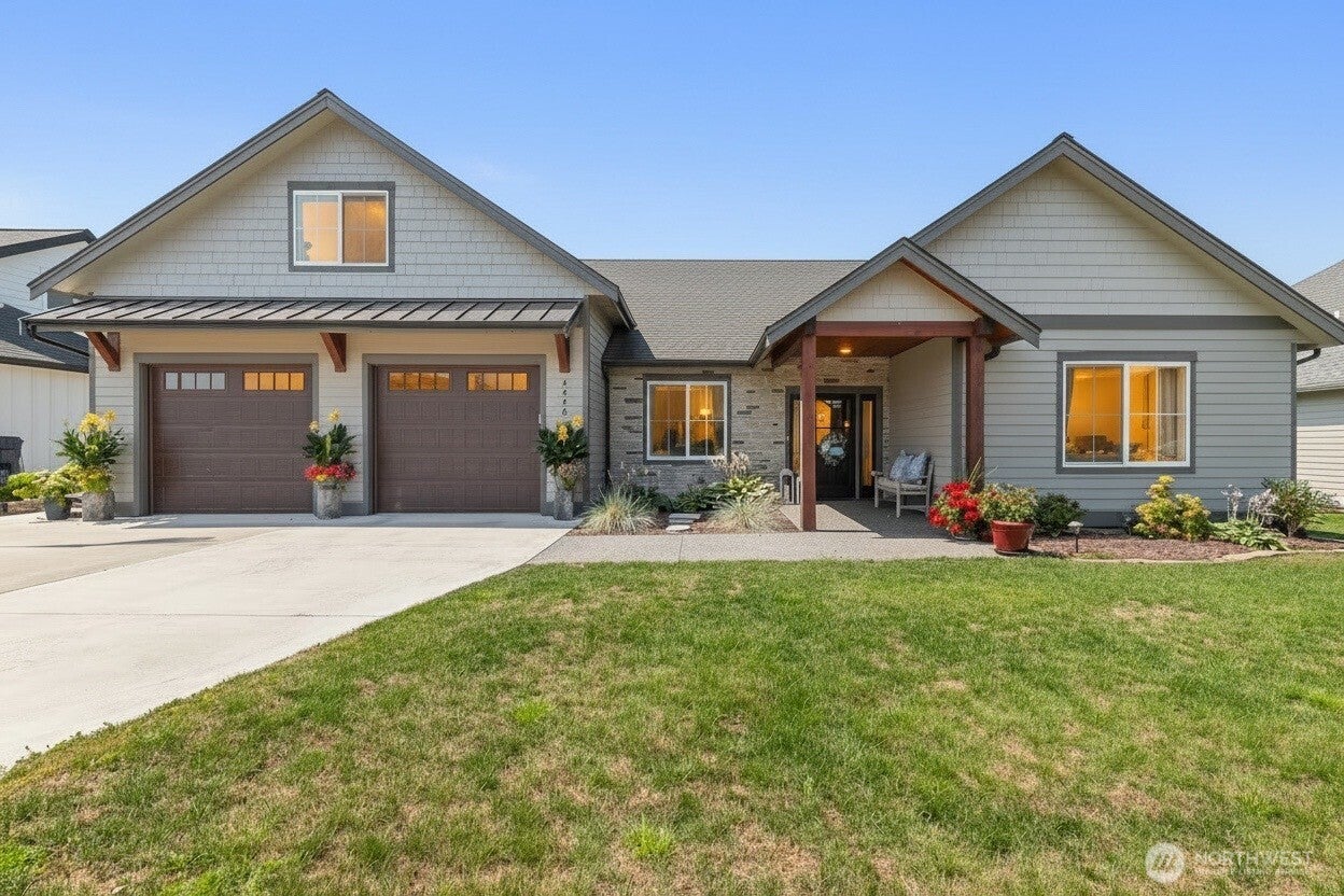 2240 Berryman Loop — photo