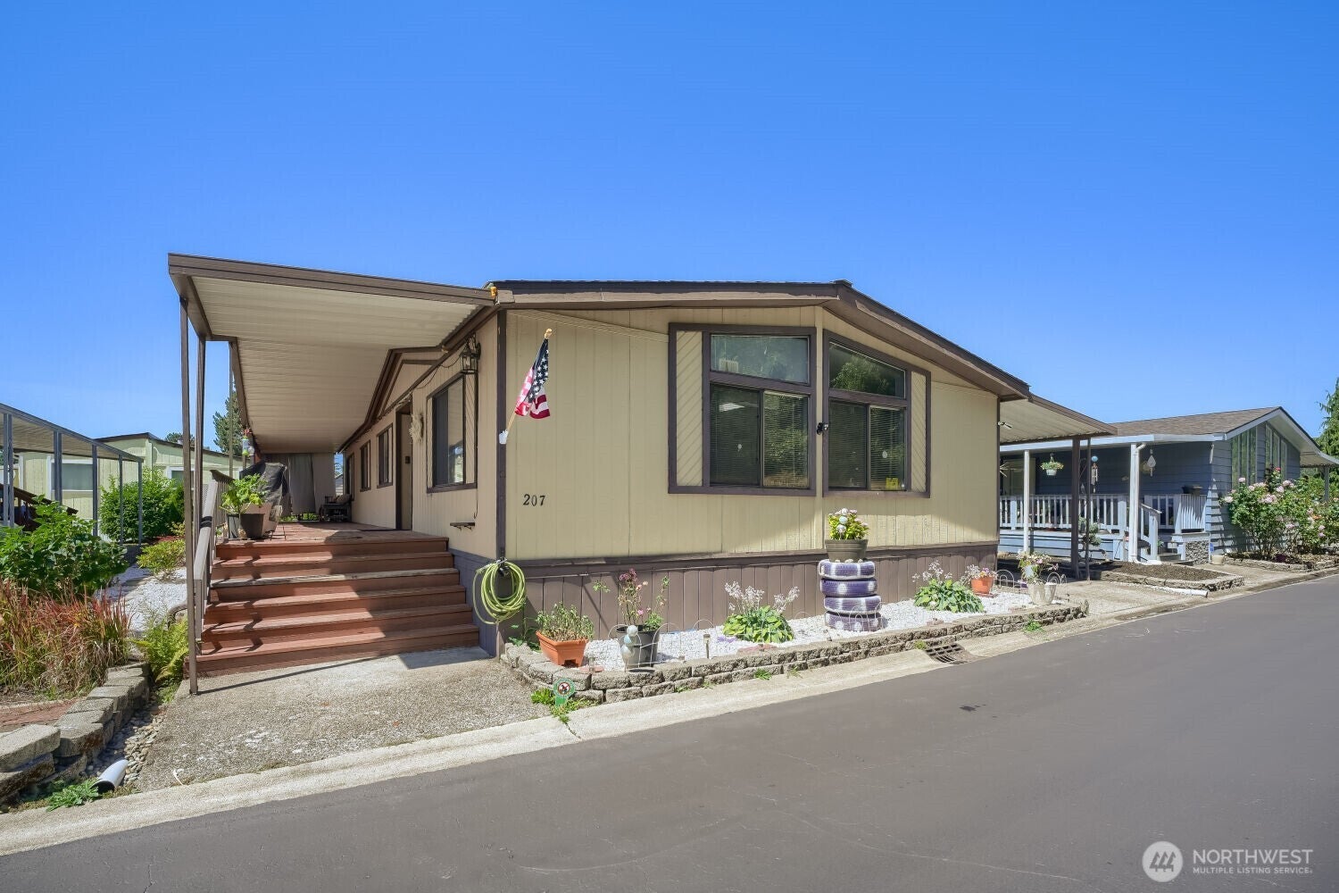 3611 NE I St 207 — photo