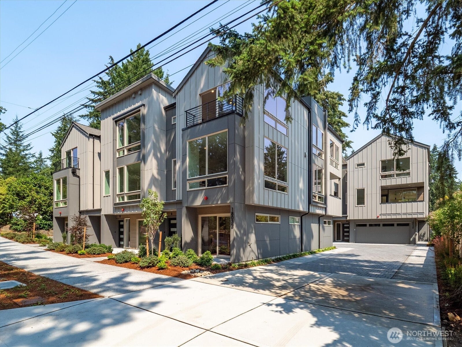 18032 Sunnyside Avenue N — photo