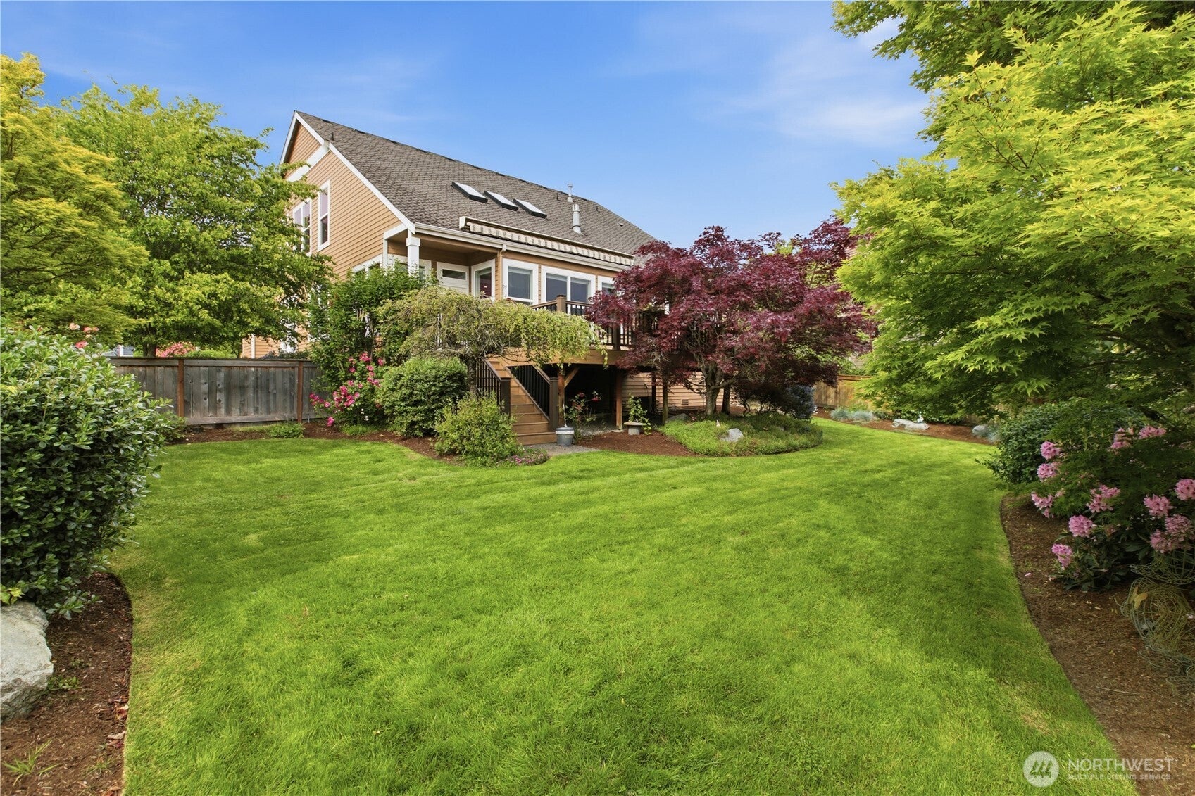 1828 Mariner Circle NE — photo