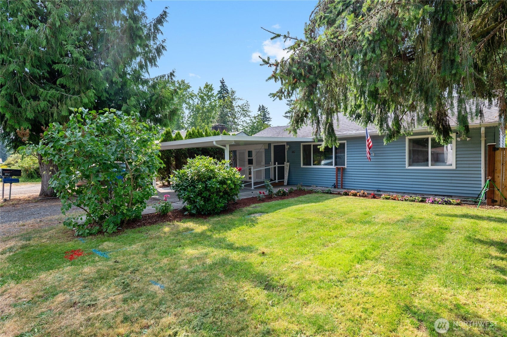 124 Tule Lake Road E — photo