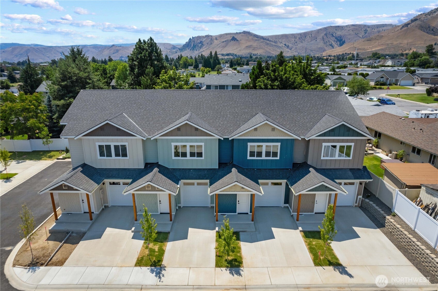 1030 Finch Lane E4 — photo