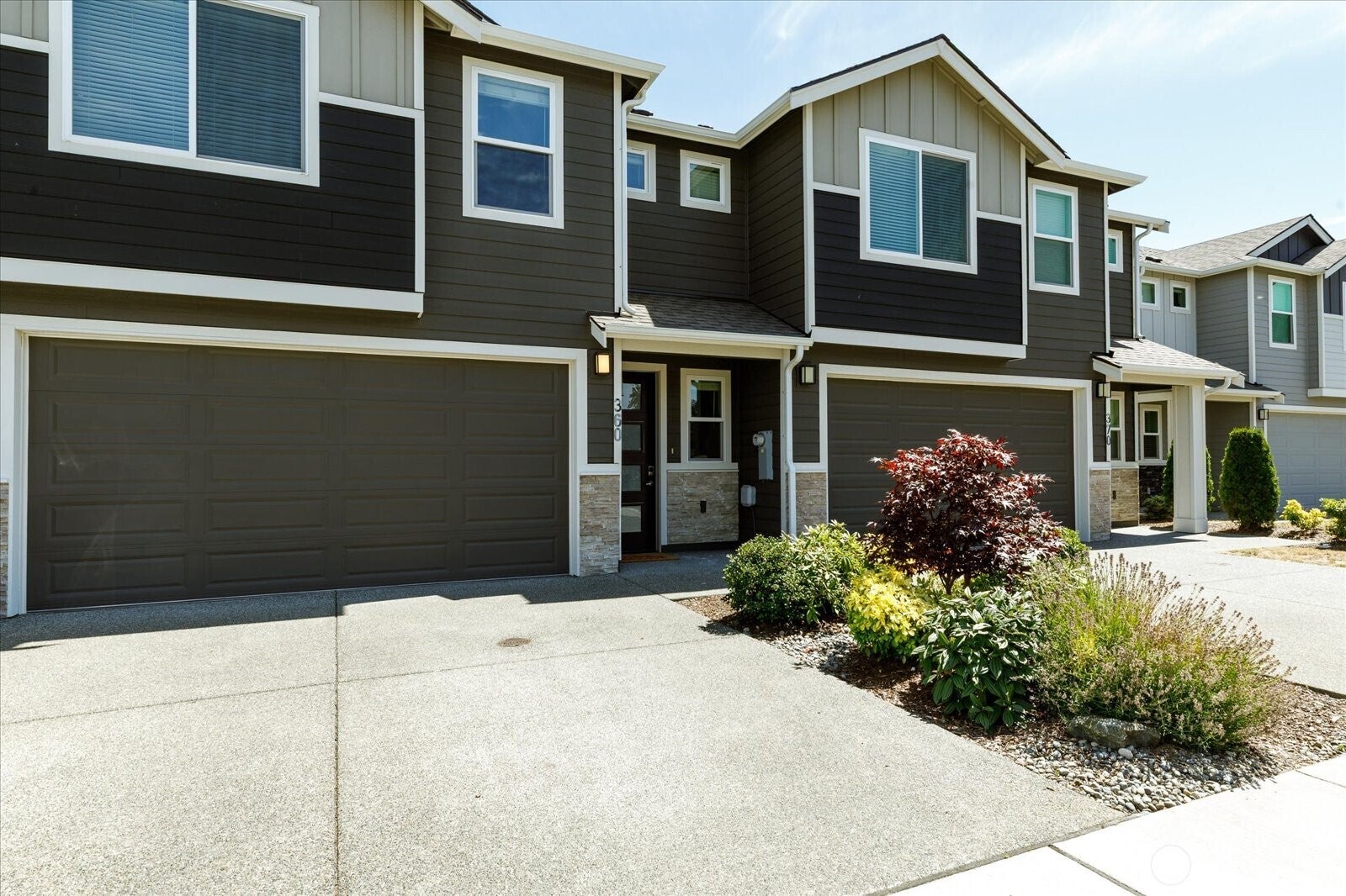 360 SW Ballast Way — photo