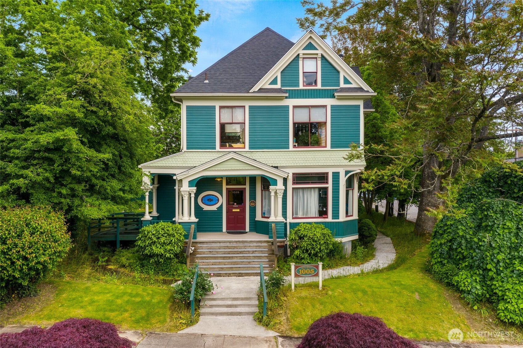 1005 Olympia Avenue NE — photo