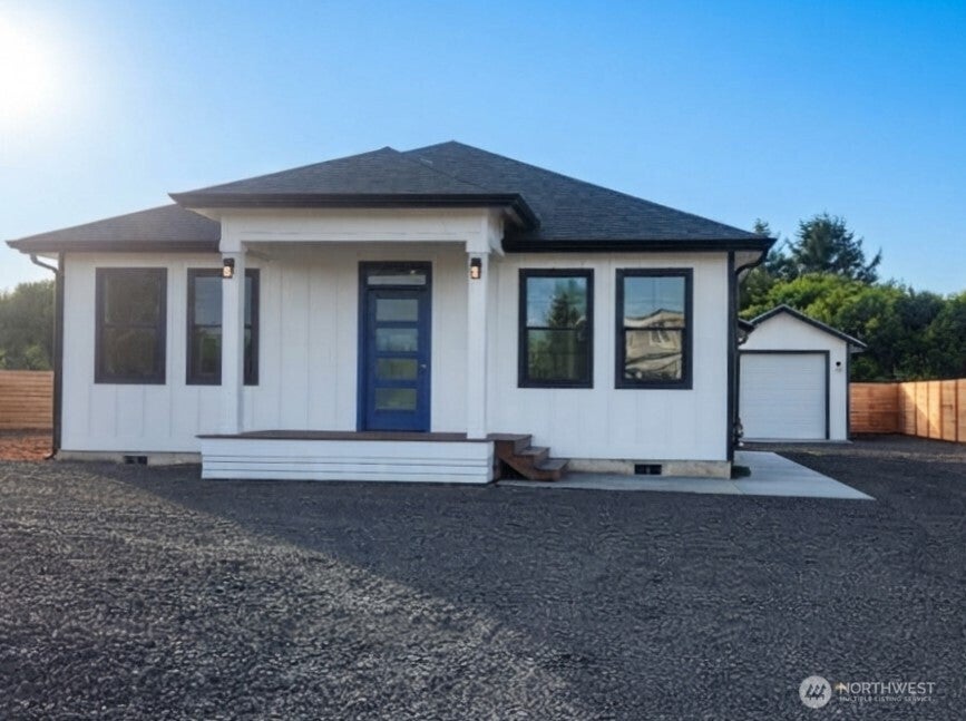446 Salina Cruz Avenue SW — photo