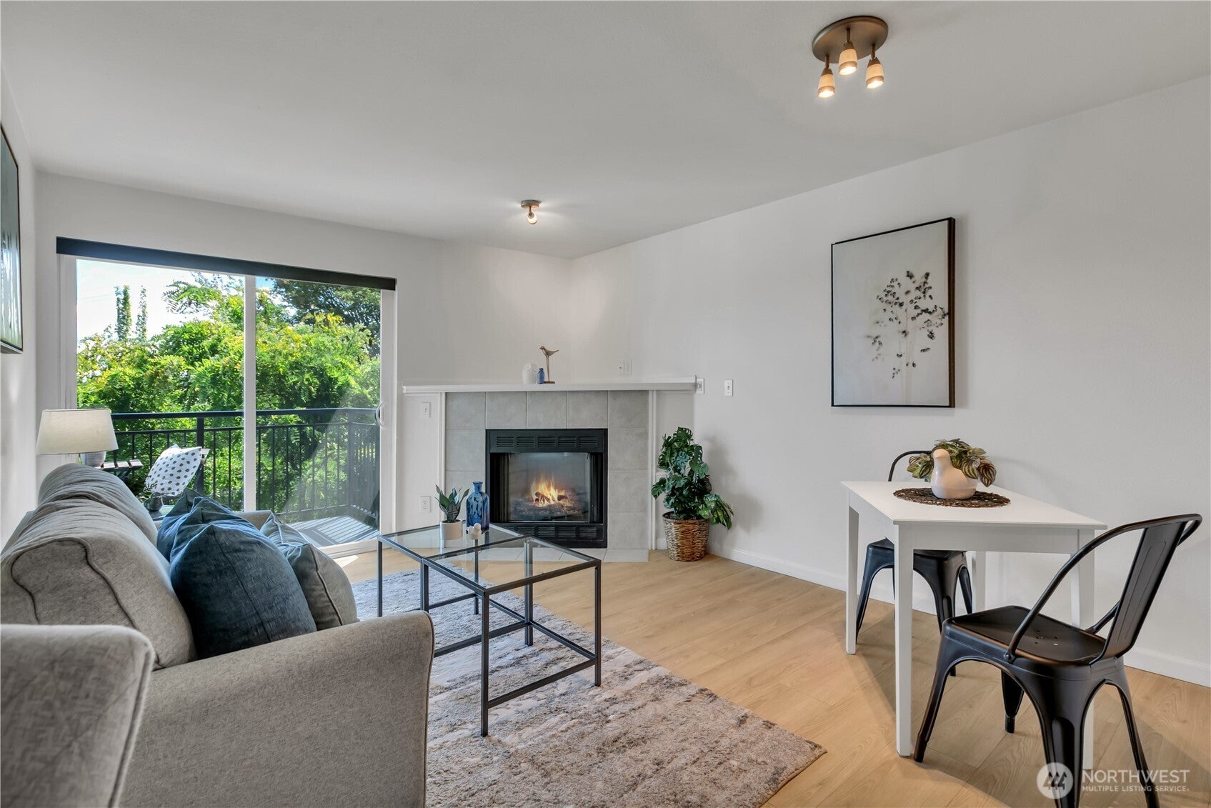 2512 E Madison Street 303 — photo