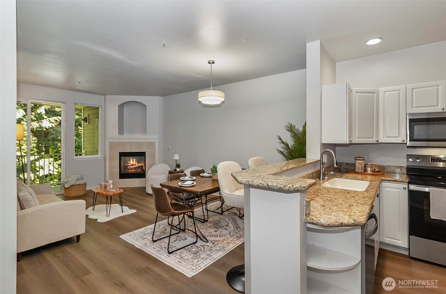 12712 Admiralty Way F-202 — photo